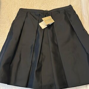 NWT, Women’s Burberry Silk blend pleated skirt